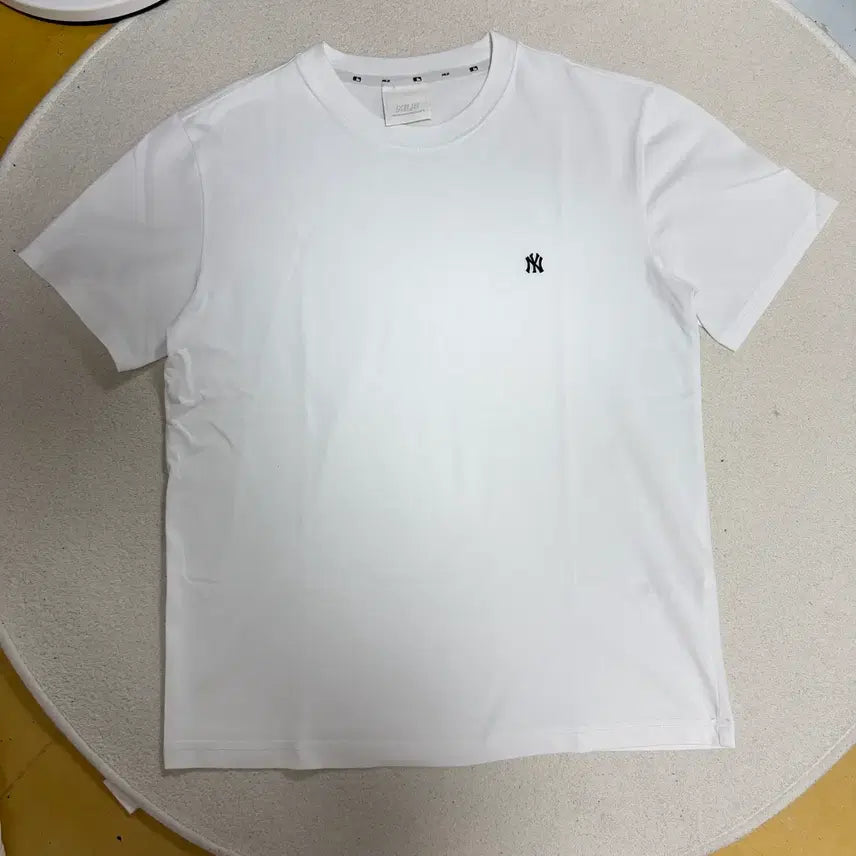 [SOLD OUT] 엠엘비 MLB 스몰로고 자수 반팔티