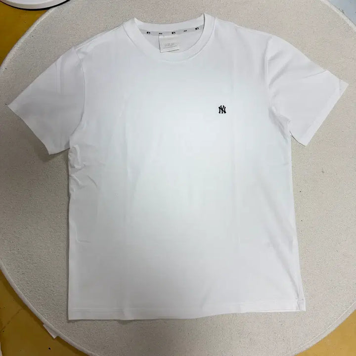 [SOLD OUT] 엠엘비 MLB 스몰로고 자수 반팔티
