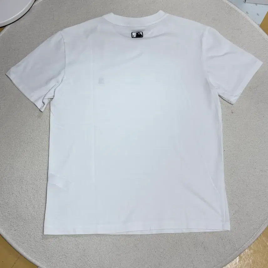 [SOLD OUT] 엠엘비 MLB 스몰로고 자수 반팔티