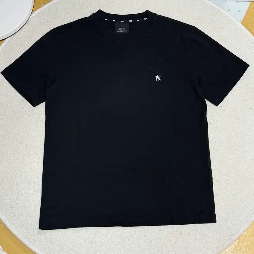 [SOLD OUT] 엠엘비 MLB 스몰로고 자수 반팔티
