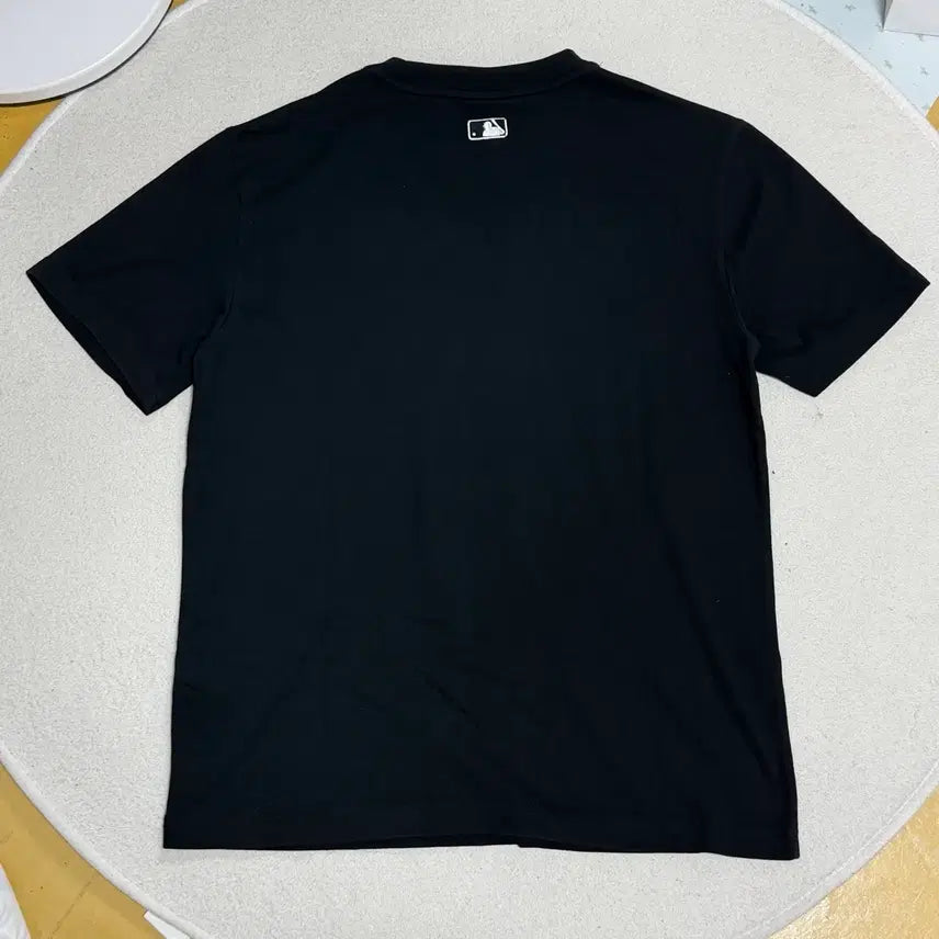 [SOLD OUT] 엠엘비 MLB 스몰로고 자수 반팔티
