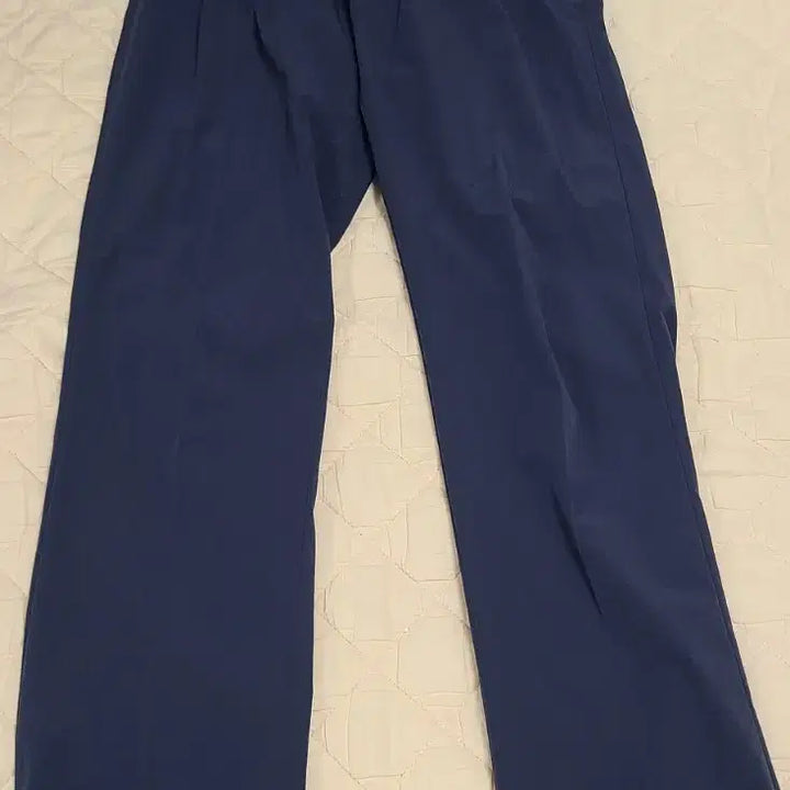 [SOLD OUT] TENUE DE GOLF  ZOY 골프 브랜드의 네이비 색상 여름바지