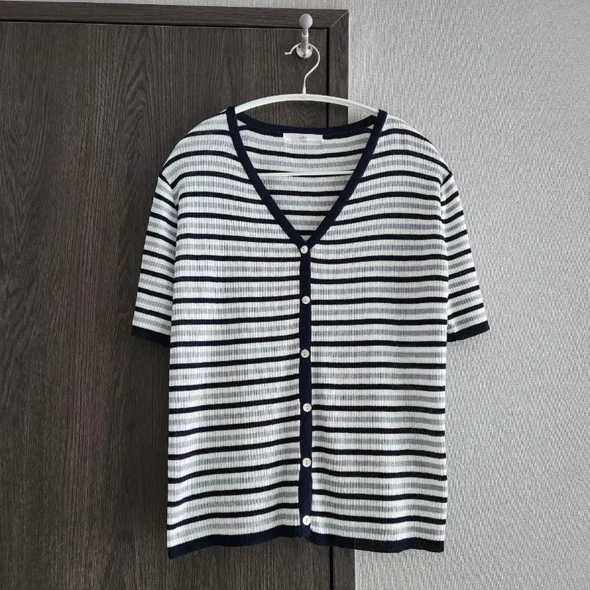 [SOLD OUT] 새상품급) 이랜드 알토 스트라이프 니트 가디건 F (66~77)