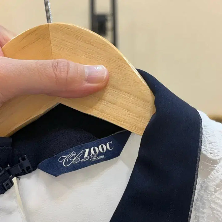 [SOLD OUT] Zooc 반팔 블라우스