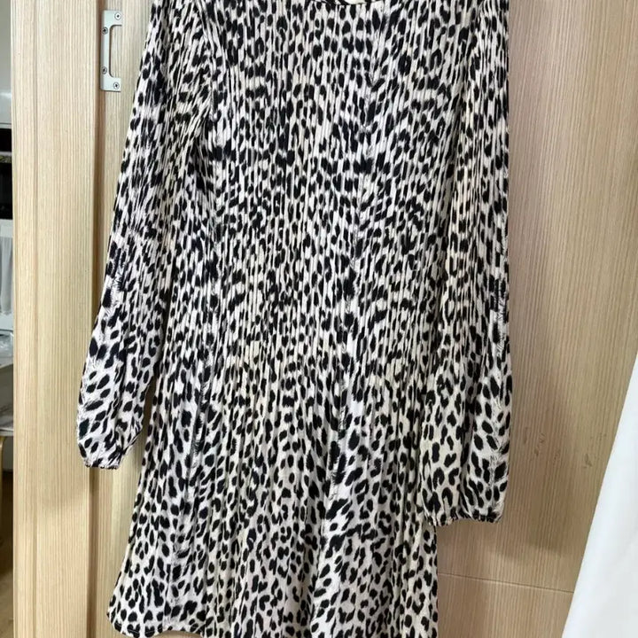 [SOLD OUT] [마쥬 maje] 레오파드 플리츠 원피스 38