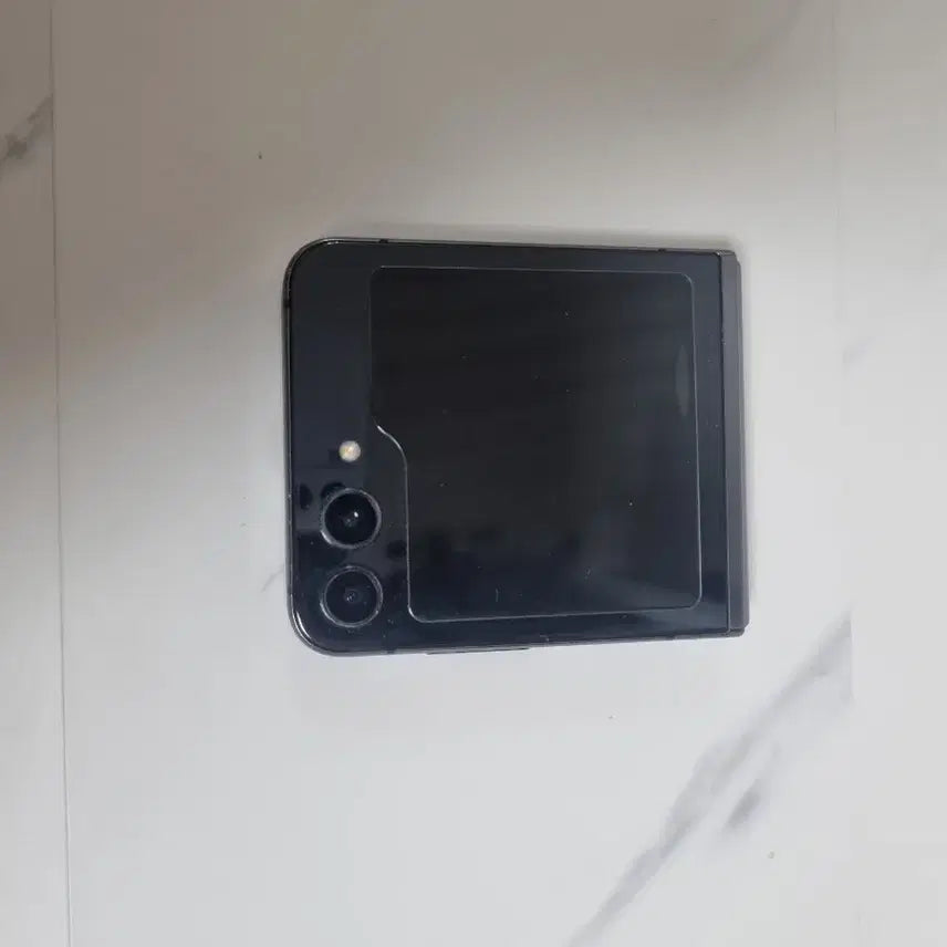 [SOLD OUT] 삼성 갤럭시 Z플립5 그라파이트 256GB  팝니다