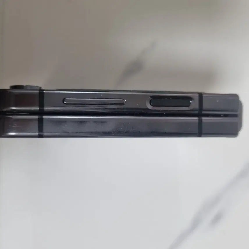 [SOLD OUT] 삼성 갤럭시 Z플립5 그라파이트 256GB  팝니다