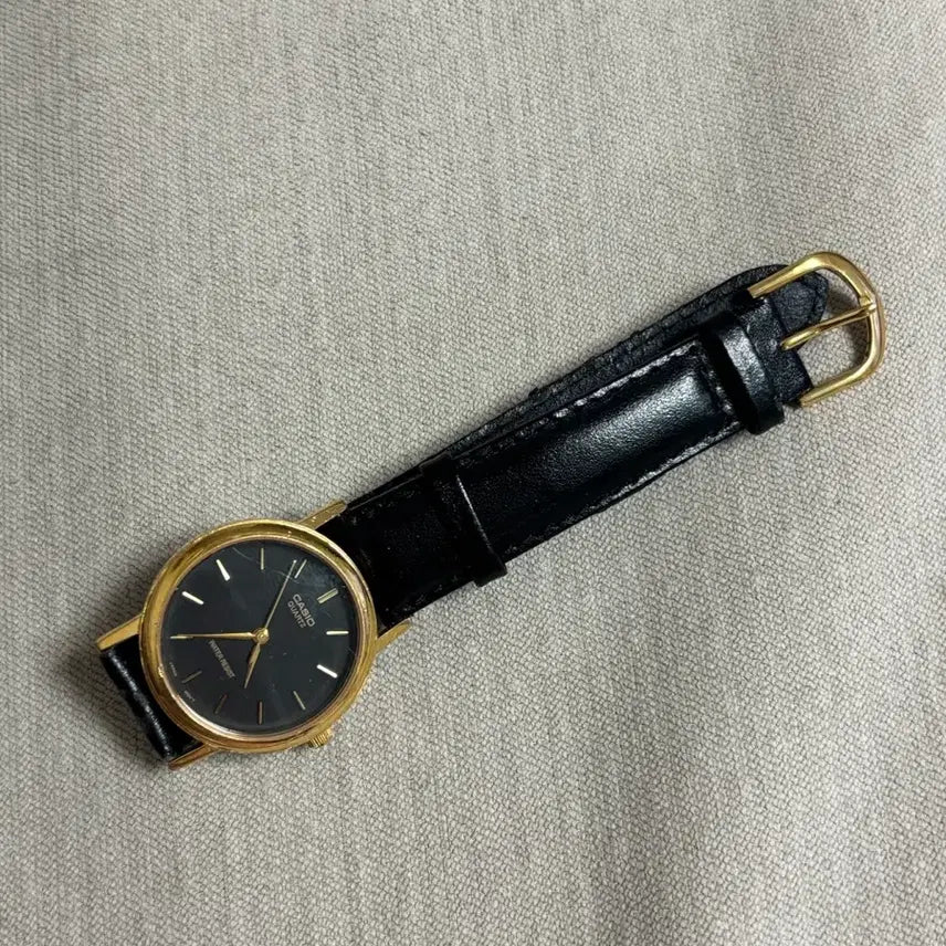 [SOLD OUT] 카시오 쿼츠 시계 블랙