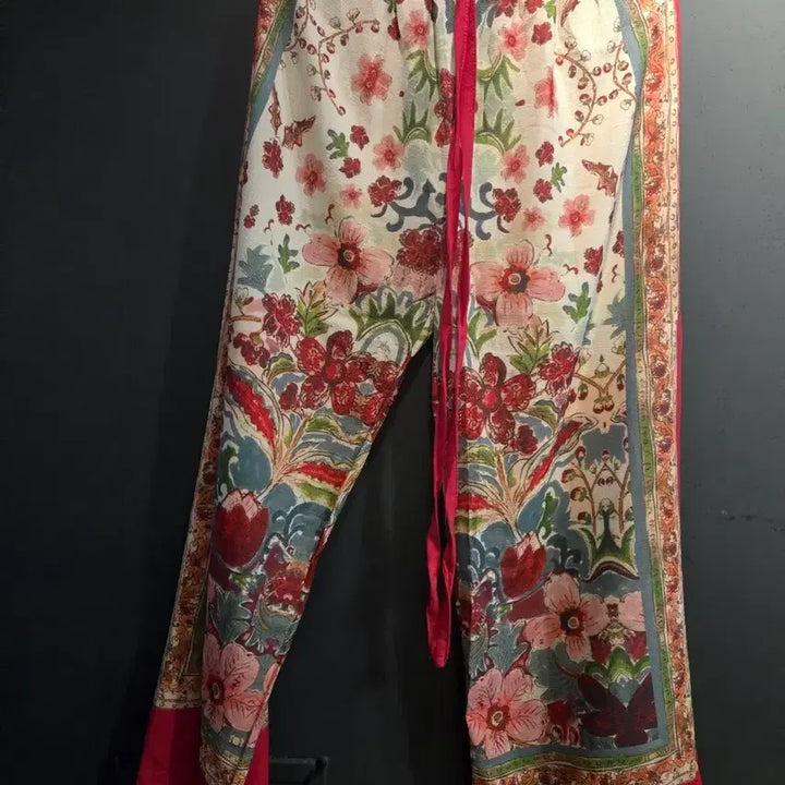[SOLD OUT] 플라워 패턴 실크 팬츠