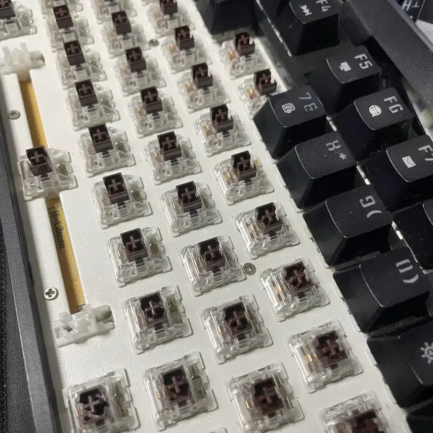 [SOLD OUT] ATWO 기계식 갈축 유선키보드