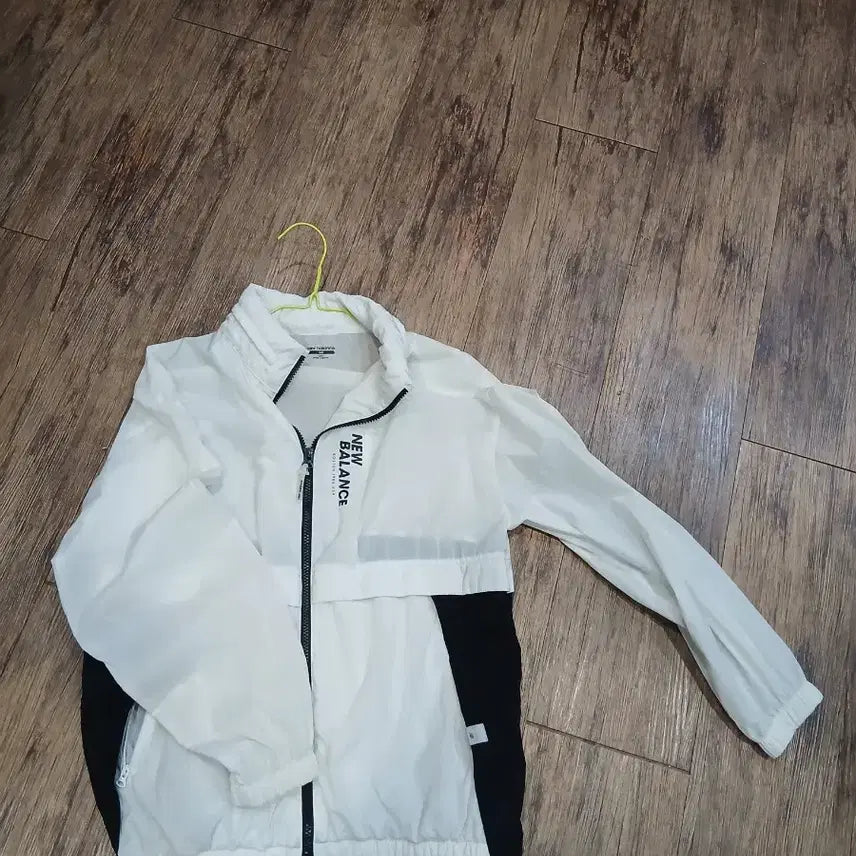 [SOLD OUT] 뉴발란스 바람막이 흰색