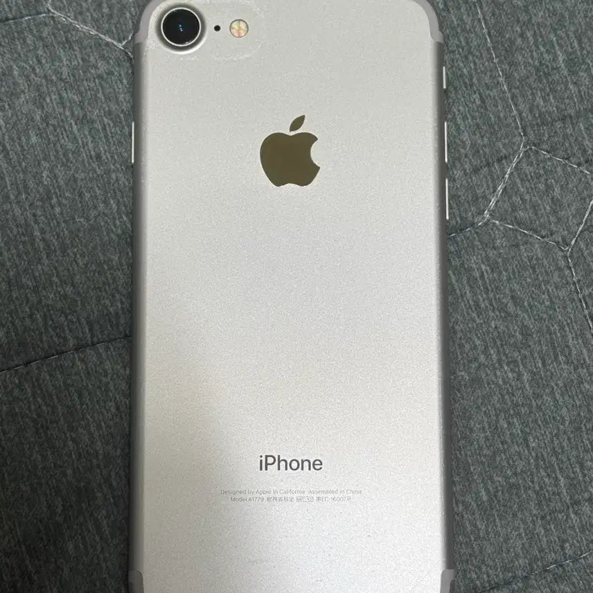 [BUNJANG] Apple iPhone 7 128GB Silver / 아이폰7 실버/128g/배터리 성능 100