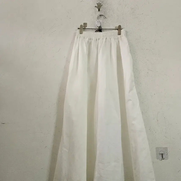 [BUNJANG] Long Flare Skirt White / 롱 플레어 스커트 화이트