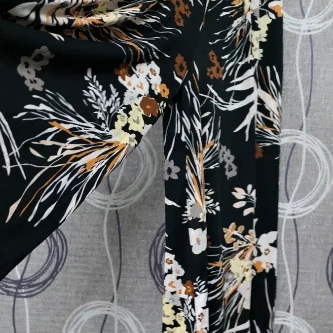 [BUNJANG] Flowy Stretch Long Skirt Pants with Floral Pattern / 찰랑신축 통치마팬츠