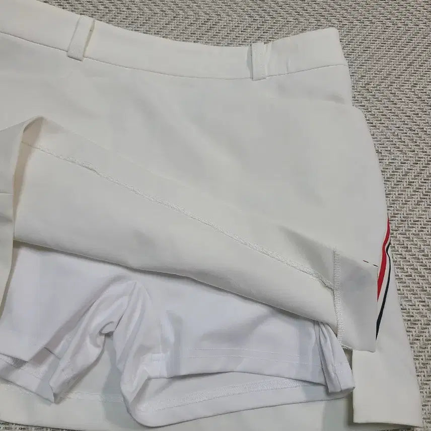 [BUNJANG] Titleist Golf Culottes White Three-Stripe Detail / 26)타이틀리스트 골프 큐롯 화이트 삼선 포인트