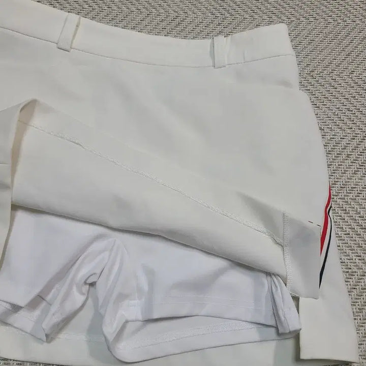 [BUNJANG] Titleist Golf Culottes White Three-Stripe Detail / 26)타이틀리스트 골프 큐롯 화이트 삼선 포인트