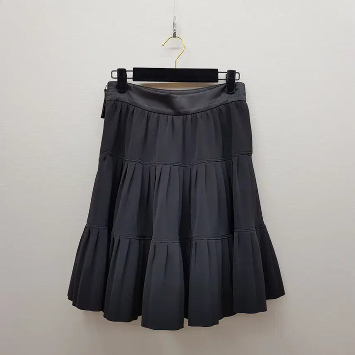 [BUNJANG] Lucky Chouette Atelier 2022 Black Tiered Flare Skirt / 럭키슈에뜨 아틀리에 2022 캉캉 플레어 스커트 36사이즈