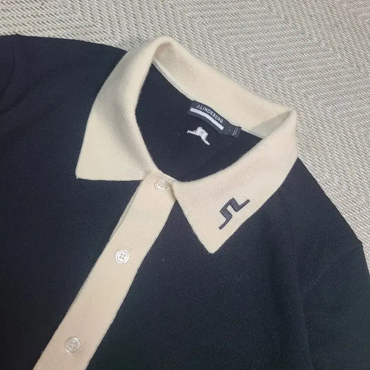 [BUNJANG] J.LINDEBERG Golf Wear Knit Polo T-shirt Navy Beige L / L)J.린드버그 골프웨어 니트 폴로 티셔츠 네이비 베이