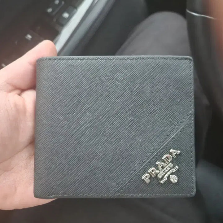 [BUNJANG] Prada Saffiano Bi-fold Wallet 2MO513 QME F0002 / 프라다 사피아노 반지갑 2MO513 QME F0002