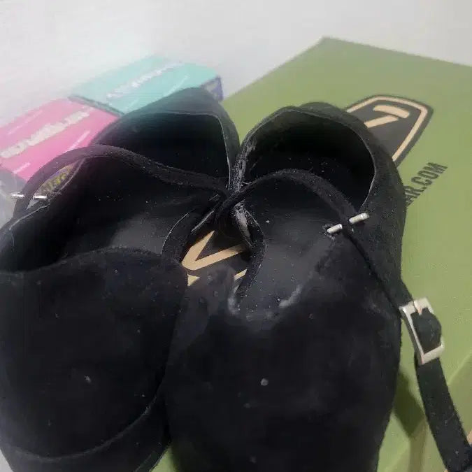 [BUNJANG] Whasa Seoul Black Suede Strap Flats 235 / Whasa 서울 블랙 스웨이드 스트랩 플랫 235