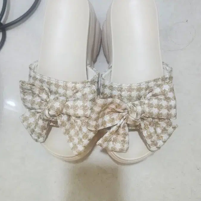 [BUNJANG] Check Ribbon Platform Slippers Beige / 체크 리본 통굽 슬리퍼 베이지 35