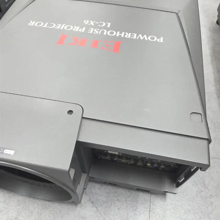 [BUNJANG] EIKI LC-X6 6500 ANSI Lumens 3LCD Projector / 6500안시 에이키 LC-X6 중고 빔프로젝터