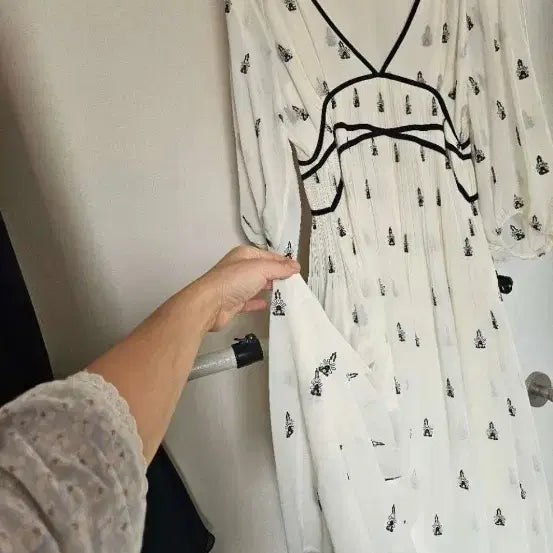 [BUNJANG] Chiffon Butterfly Pattern Dress / 쉬폰 나비 패턴 원피스