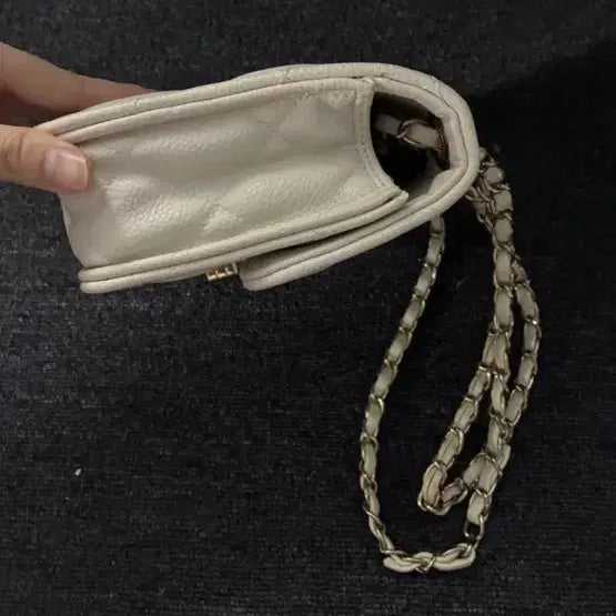 [BUNJANG] Della Stella White Quilting Chain Mini Bag / 델라스텔라 화이트 퀼팅 체인 미니백