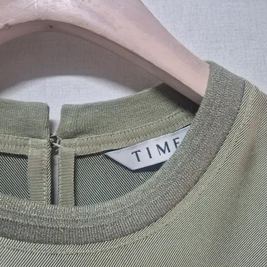 [BUNJANG] TIME by TIME Khaki T-Shirt / 한섬타임 카키 티셔츠