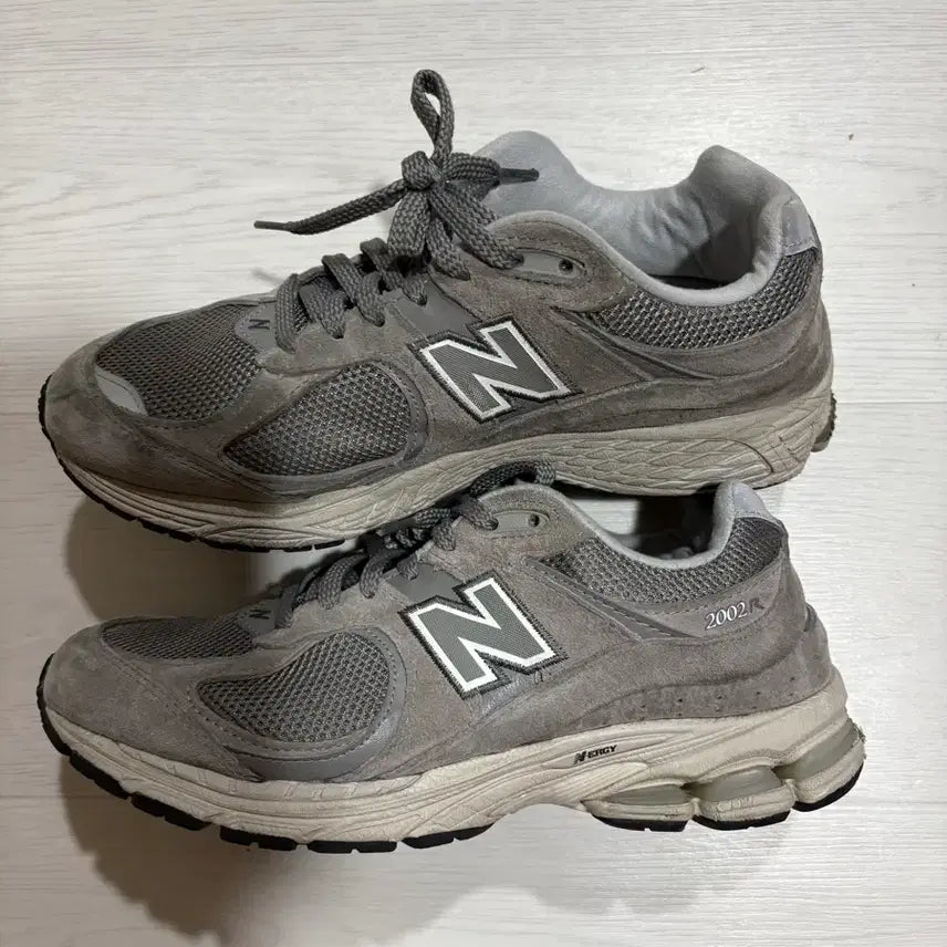 [BUNJANG] New Balance 2002R Grey Sneakers 270 / 뉴발란스 2002R 그레이 신발 270