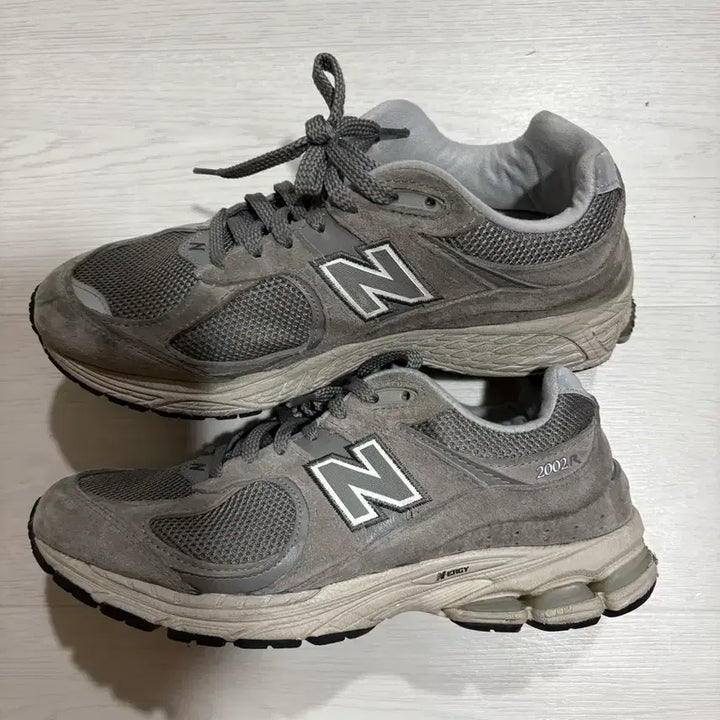 [BUNJANG] New Balance 2002R Grey Sneakers 270 / 뉴발란스 2002R 그레이 신발 270