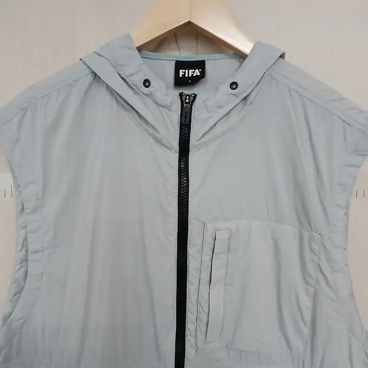 [BUNJANG] FIFA Hooded Vest Gray / FIFA 후드 집엎 조끼 그레이