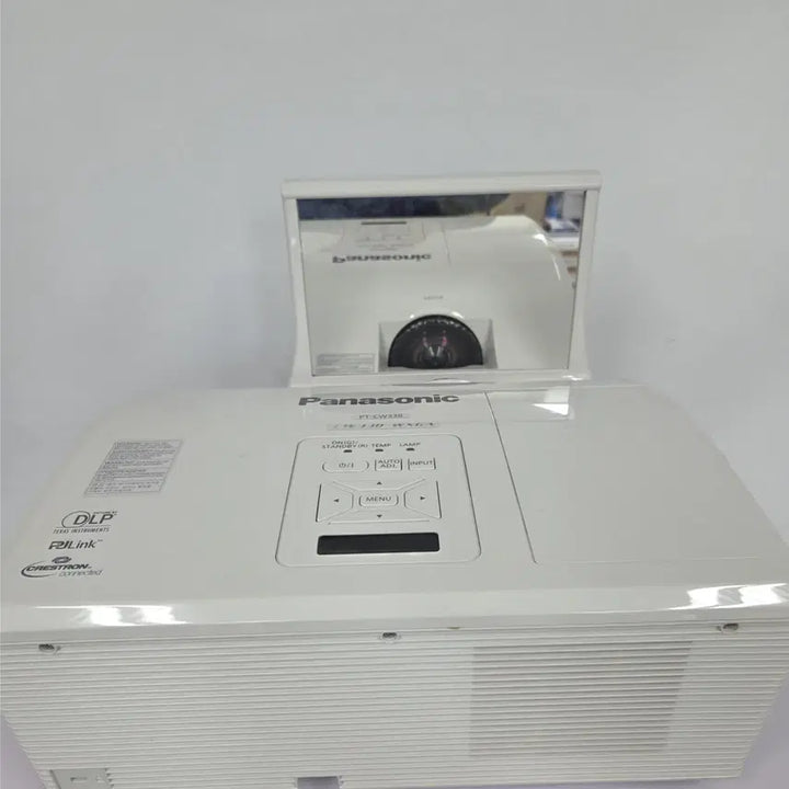[BUNJANG] Panasonic PT-CW330EA Ultra Short Throw Projector / 파나소닉 초단초점 프로젝터 PT-CW330EA 저렴하게 놓아요