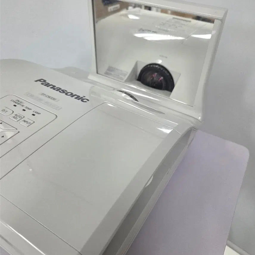 [BUNJANG] Panasonic PT-CW330EA Ultra Short Throw Projector / 파나소닉 초단초점 프로젝터 PT-CW330EA 저렴하게 놓아요