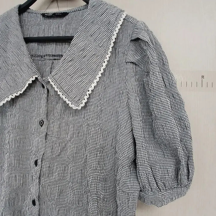 [BUNJANG] Mixxo Mono Lace Collar Check Short-Sleeve Blouse / 믹쏘 모노 레이스 카라 체크 반팔 블라우스
