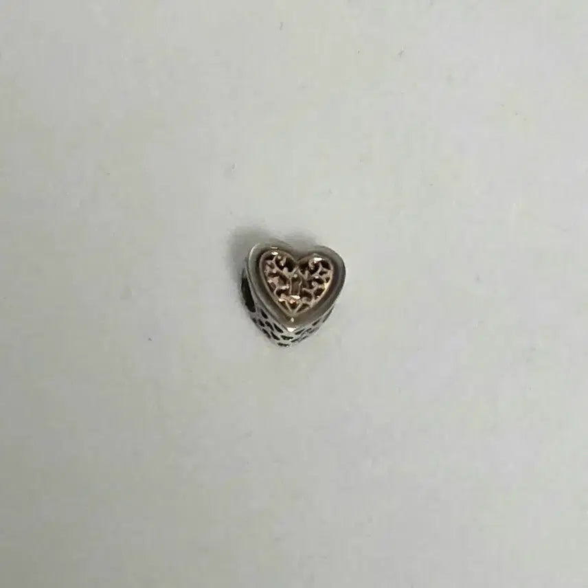 [BUNJANG] Pandora 14K Gold &amp; Sterling Silver 925 Heart Charm / 14k골드 &amp; 실버 925 ]  Pandora 판도라 gold heart