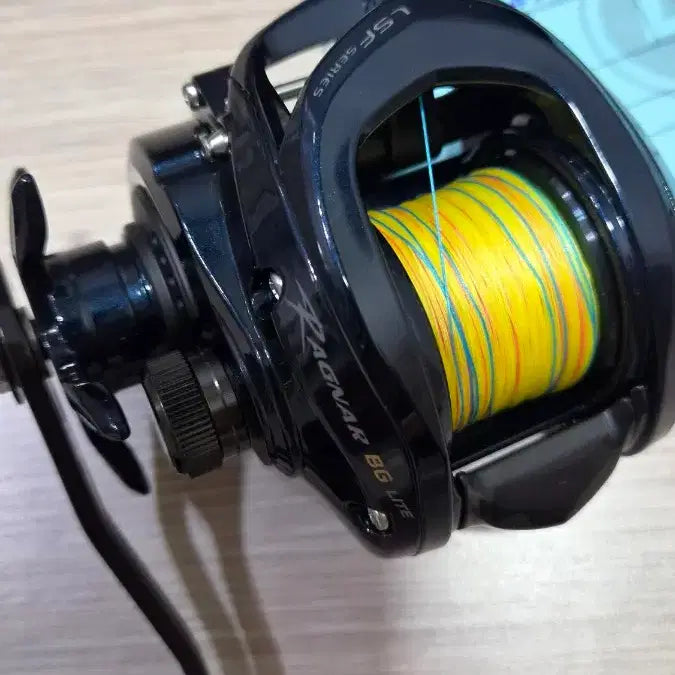 [BUNJANG] Shimano Cardiff AX BS 5.4:1 Spinning Reel with Box and Accessories / 라그나 BG 라이트 릴 5.4:1