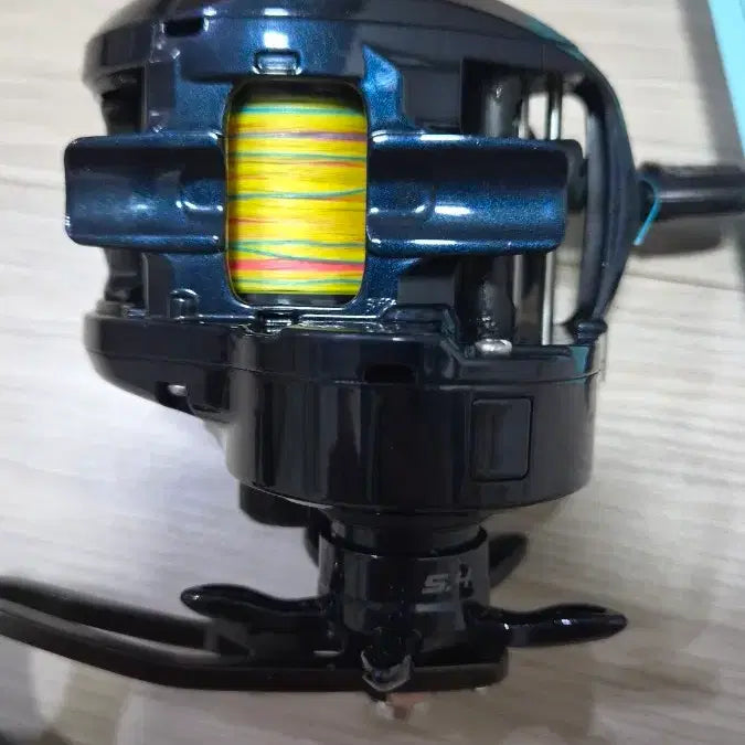 [BUNJANG] Shimano Cardiff AX BS 5.4:1 Spinning Reel with Box and Accessories / 라그나 BG 라이트 릴 5.4:1