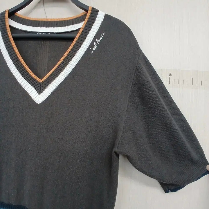 [BUNJANG] Nice Claup V-Neck Knit Pleated Dress / 나이스클랍 브이넥 니트 플리츠 원피스