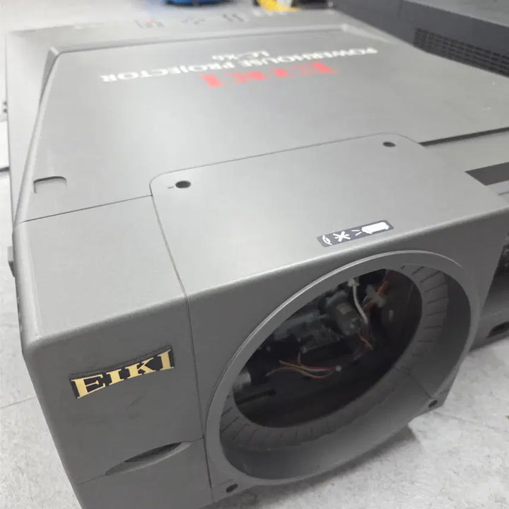 [BUNJANG] EIKI LC-X6 6500 ANSI Lumens 3LCD Projector / 6500안시 에이키 LC-X6 중고 빔프로젝터