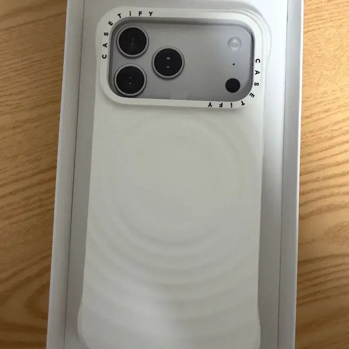 [BUNJANG] CASETiFY iPhone 17 Pro Max Ripple Case White / 케이스티파이 아이폰 17프로맥스 리플케이스 화이트
