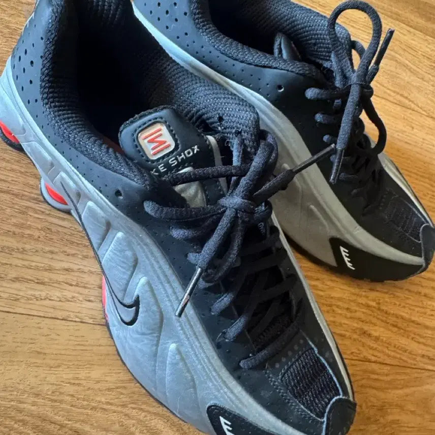 [BUNJANG] Nike Shox R4 Metallic Silver Red / 나이키 샥스 R4 메탈릭 실버 레드