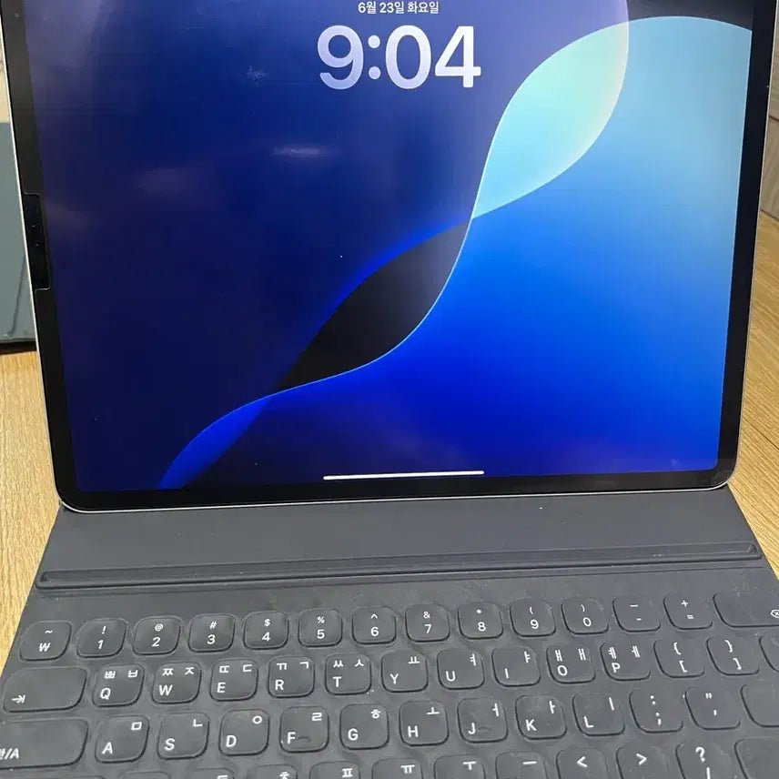 [BUNJANG] Apple iPad Pro 12.9-inch 3rd Gen Bundle with Magic Keyboard &amp; Apple Pencil / Apple iPad Pro 12.9인치 3세대+ 애플 매직키보드+애플펜슬