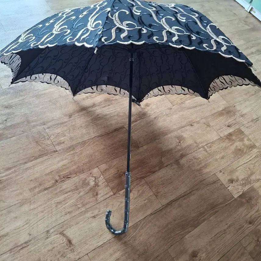 [BUNJANG] Daks Embroidered Lace Parasol (Black, Genuine, New) / 닥스자수레이스양산(블랙정품 새상품)