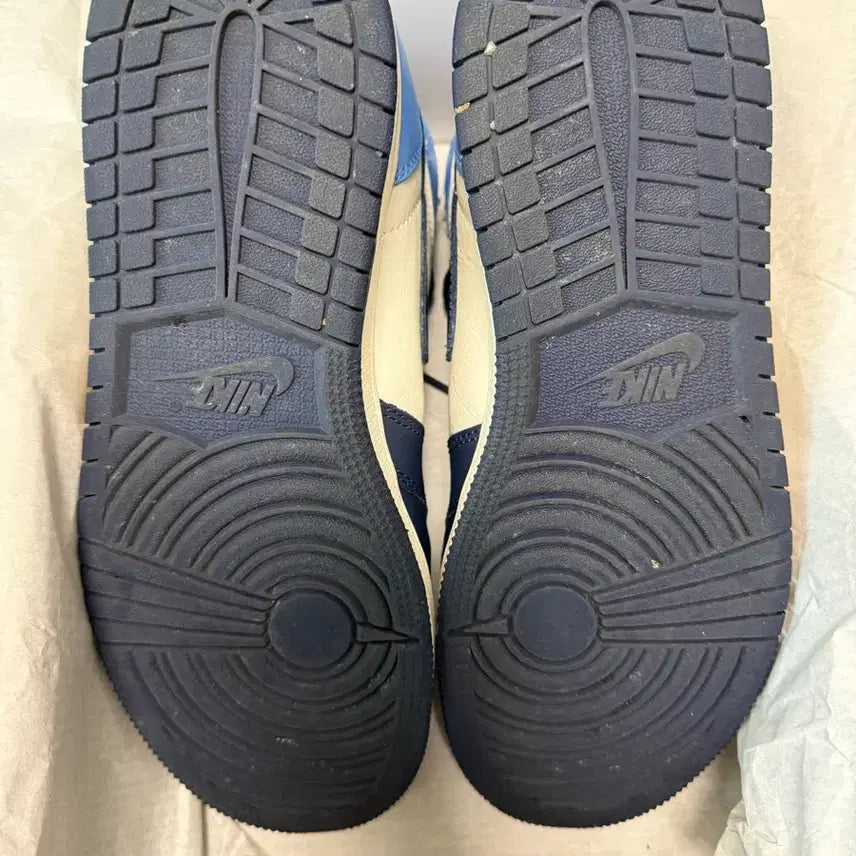 [BUNJANG] Nike Jordan 1 Retro High Obsidian / 나이키 조던 1 레트로 하이 옵시디언 250