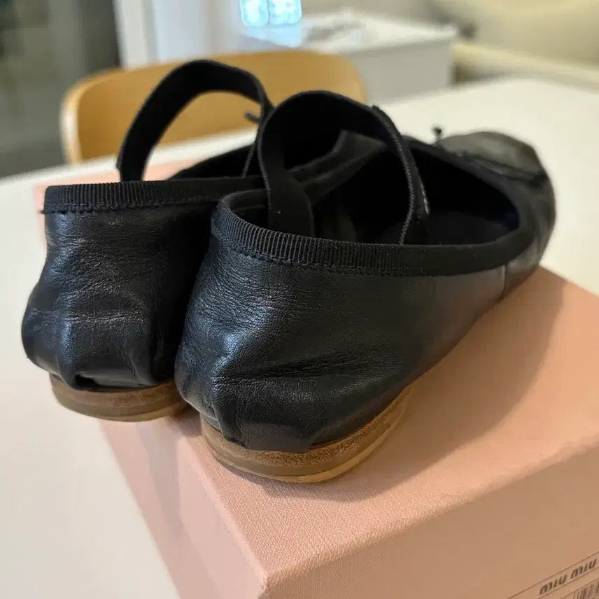 [BUNJANG] Miu Miu Black Leather Ballet Flats Shoes Size 37 / 미우미우 블랙 발레 가죽 플랫 슈즈 37