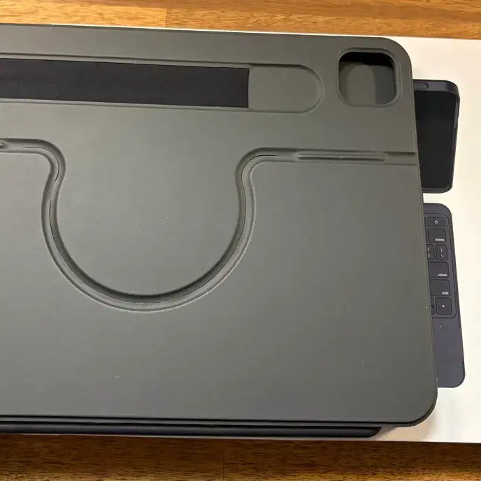 [BUNJANG] Apple iPad Pro 11-inch (M4, M5) HOU Keyboard Case / 아이패드 프로 11 (M4, M5) HOU 키보드 케이스