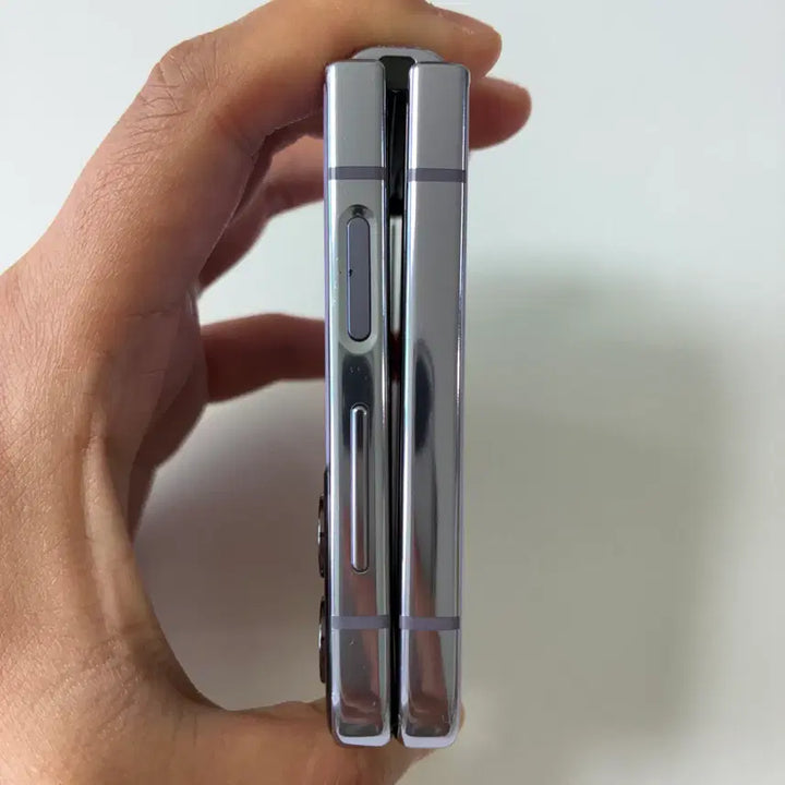 [BUNJANG] Samsung Galaxy Z Flip 4 Violet 256GB Used / 갤럭시 플립4 바이올렛 256G 사용감 있는 제품으로 저렴히 판매합니다.