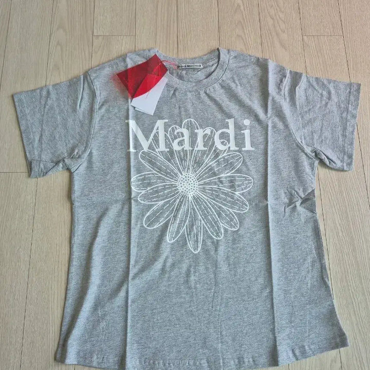 [BUNJANG] Mardi Mercredi Flower Short-Sleeved T-Shirt Gray One Size / 마르디 메크르디 플라워 반팔티 그레이 원사이즈