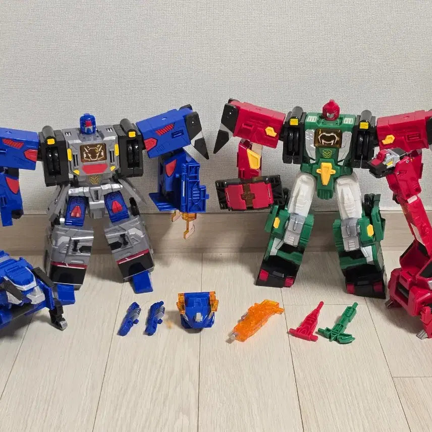 [BUNJANG] Hello Carbot King Guider Toy with Weapons and Parts / 헬로카봇 킹가이더 (무기, 부품O)